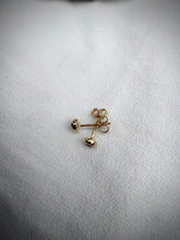 Load image into Gallery viewer, Forrest Green Australian Sapphire 9ct Gold Studs