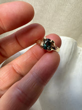 Load image into Gallery viewer, Oceania 9ct gold Sapphire Ring