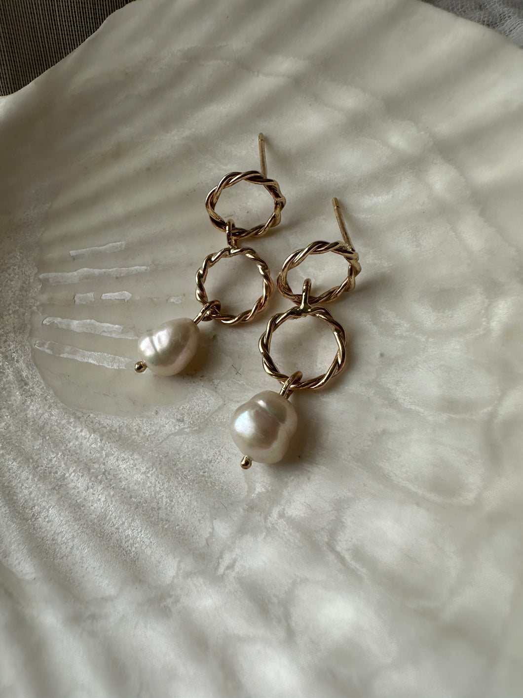 9ct Gold and Pearl Studs