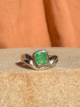 Load image into Gallery viewer, Henrietta Emerald Silver Ring
