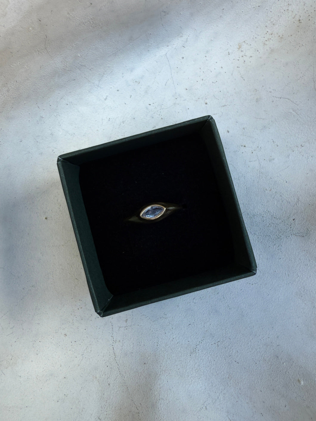 Transcend Mini Ring  9ct Gold Ceylon Sapphire