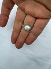 Load image into Gallery viewer, Classic Pearl Silver ring
