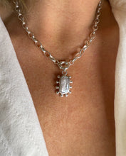 Load image into Gallery viewer, Vibrance Freshwater Pearl and Silver Chain
