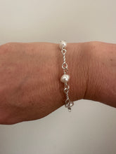 Load image into Gallery viewer, In A Twist Pearl Bracelet
