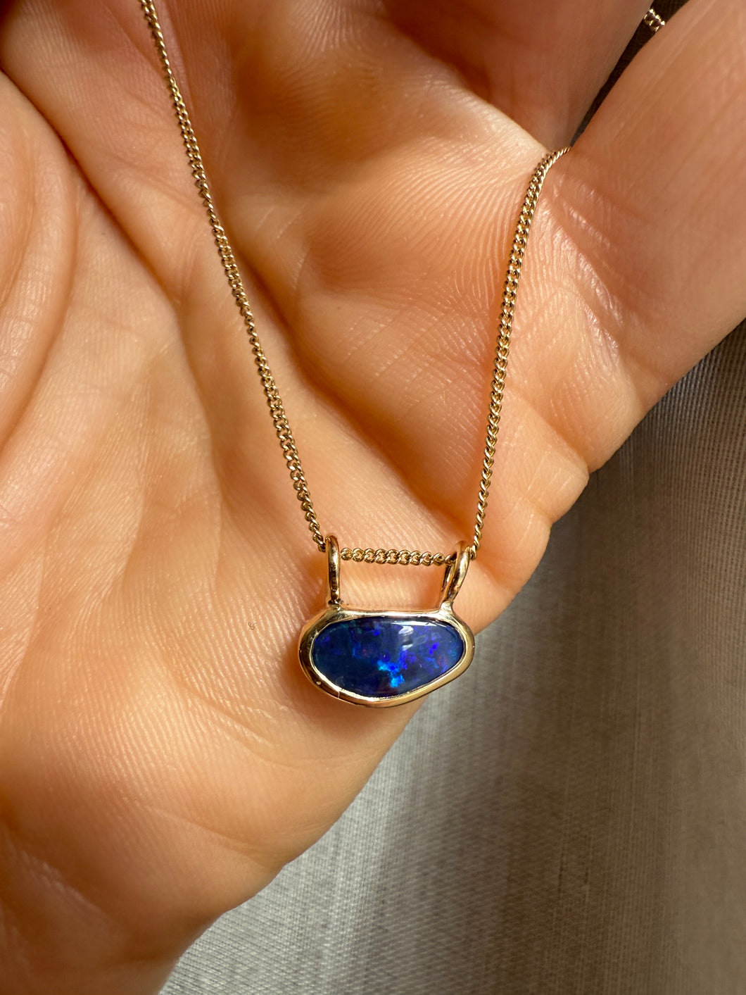 JELLY BEAN OPAL PENDANT WITH CHAIN 9CT