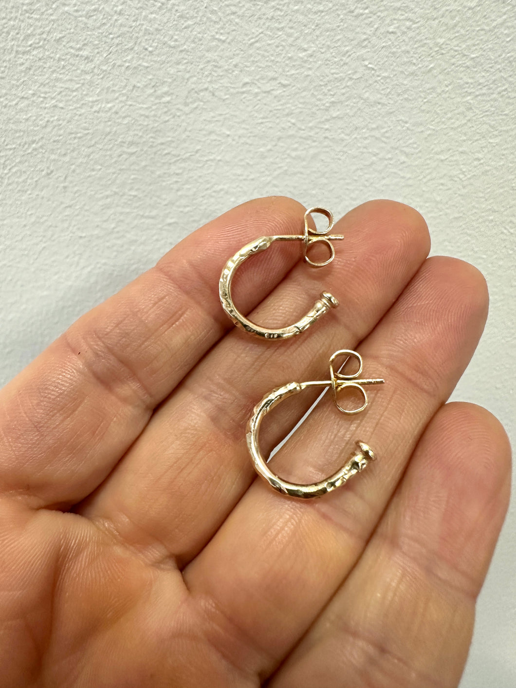 STAPLE solid 9ct gold hoops