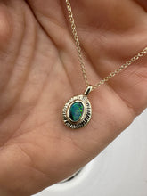 Load image into Gallery viewer, GRAN CENOTE 9ct Gold Australian Opal pendant
