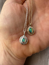 Load image into Gallery viewer, GRAN CENOTE 9ct Gold Australian Opal pendant
